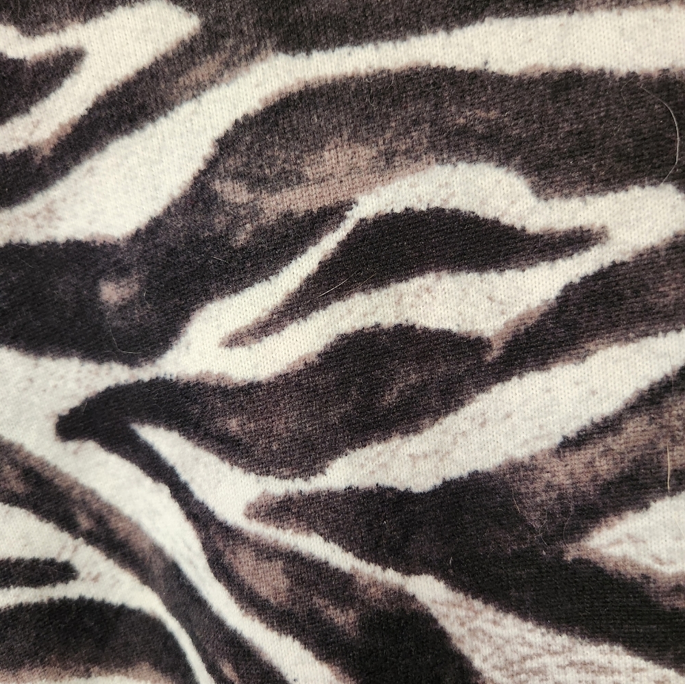 Lularoe/Zebra Print Caroline Cardigan - Picture 6 of 6